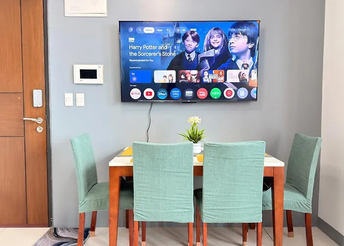 Free Welcome Breakfast, Huge Bgc 2br, Great For 6, 300mbps Fiber, Steps To Mitsukoshi & Uptown, 29w Apartment Manila