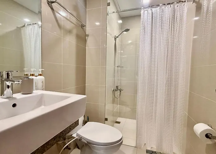 Apartment Free Welcome Breakfast, Huge Bgc 2br, Great For 6, 300mbps Fiber, Steps To Mitsukoshi & Uptown, 29w Manila