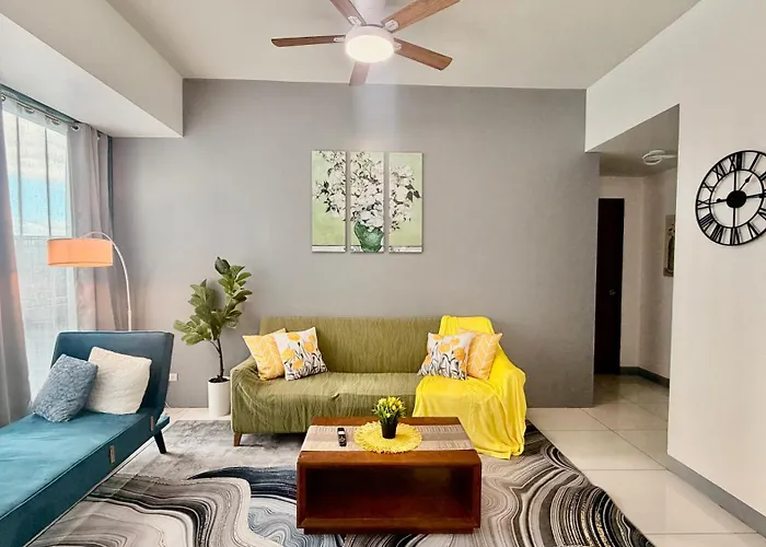 Apartment Free Welcome Breakfast, Huge Bgc 2br, Great For 6, 300mbps Fiber, Steps To Mitsukoshi & Uptown, 29w